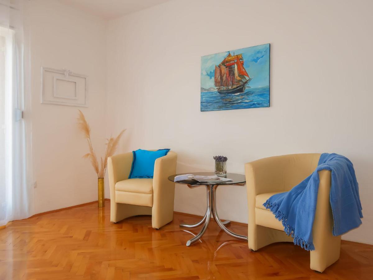Apartment Rea - Ckv110 By Interhome Crikvenica Bagian luar foto